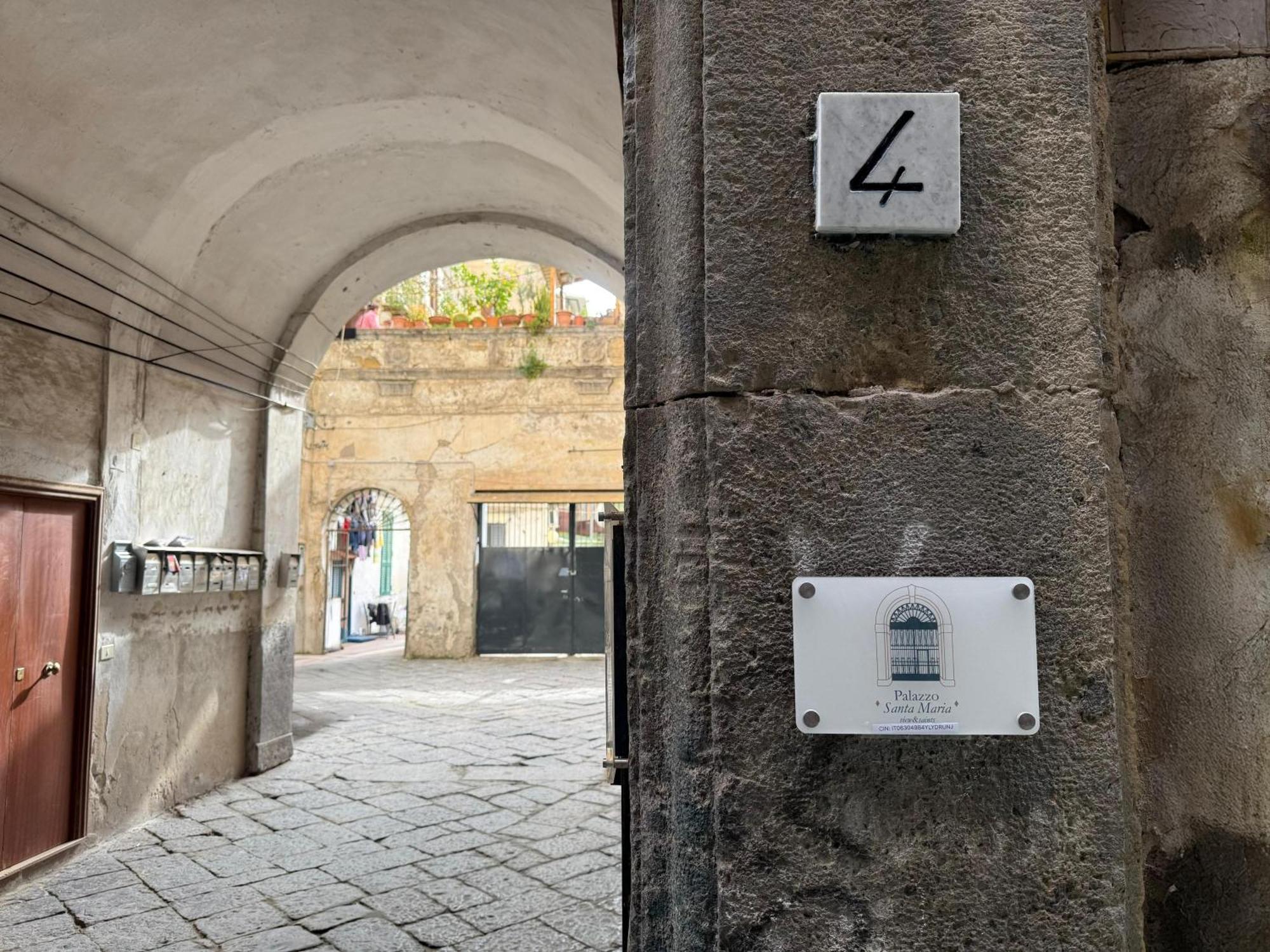 Palazzo Santa Maria Bed and Breakfast Napels Buitenkant foto